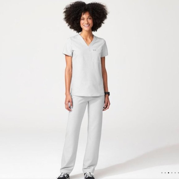 Figs Space Grey set Top Large, Bottoms Medium - Picture 1 of 1